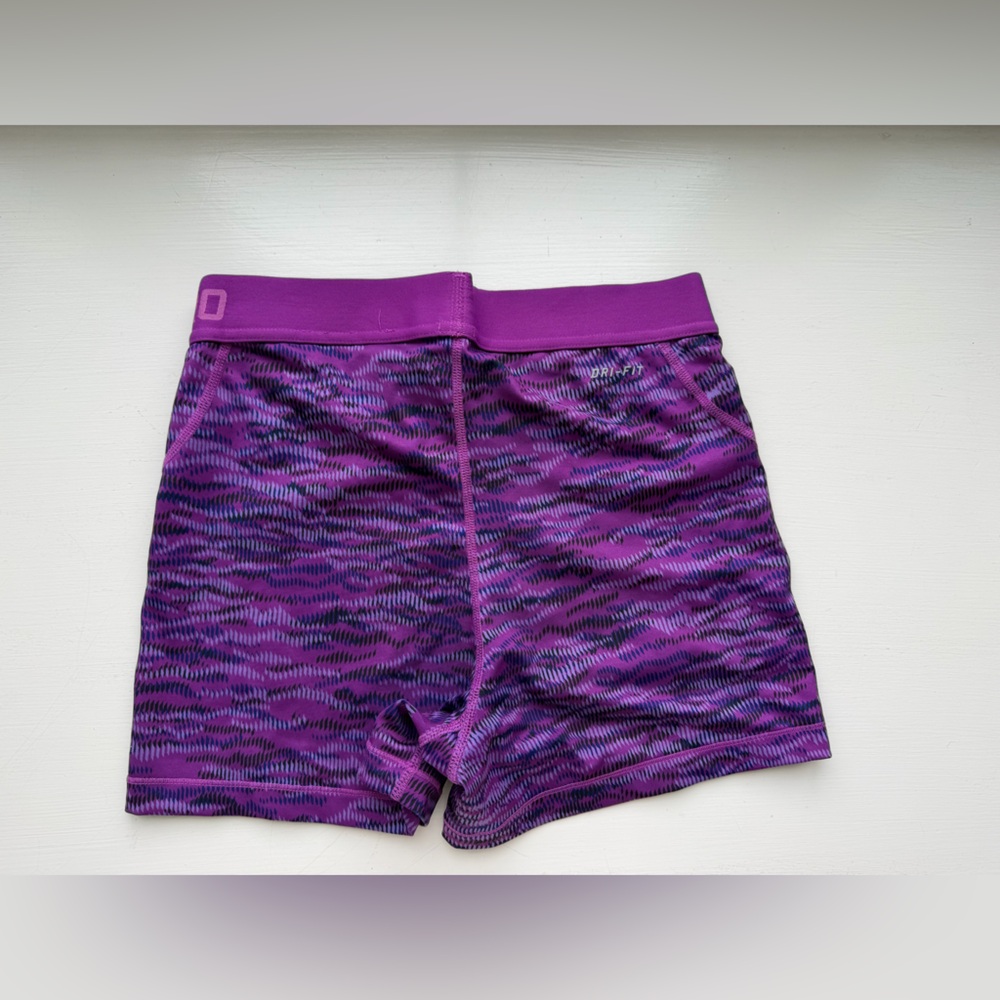 Nike Pro HC 3 inch women’s shorts sz M